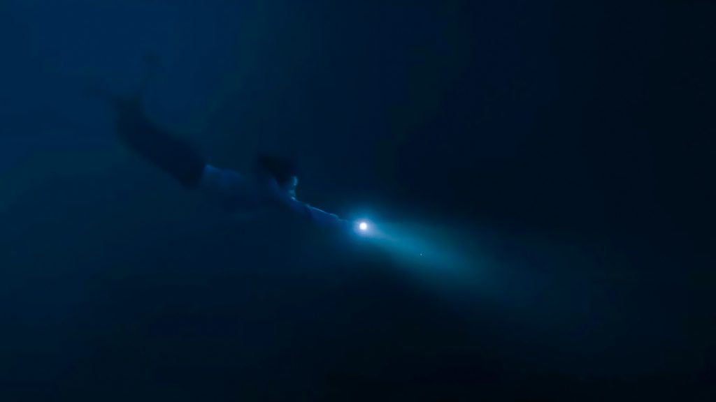 Night Swim Trailer #2 gibt einen beklemmenden Blick auf die Pool-Gestalt