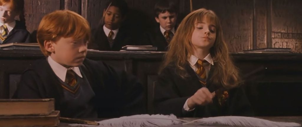Harry Potter und der Stein der Weisen: Hermine Granger und Ron Weasly lernen Wingardium Leviosa